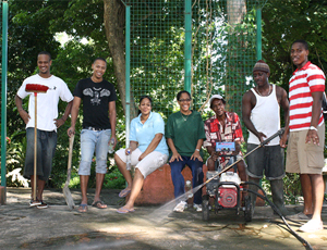 (L-R) Diallo Boyea, José Crooke, Charron Dos Santo, Joanne Ballantyne, Botanic Gardens Grounds man, Aluim ‘Scratchie’ Warren, Gordon Shallow (Curator)